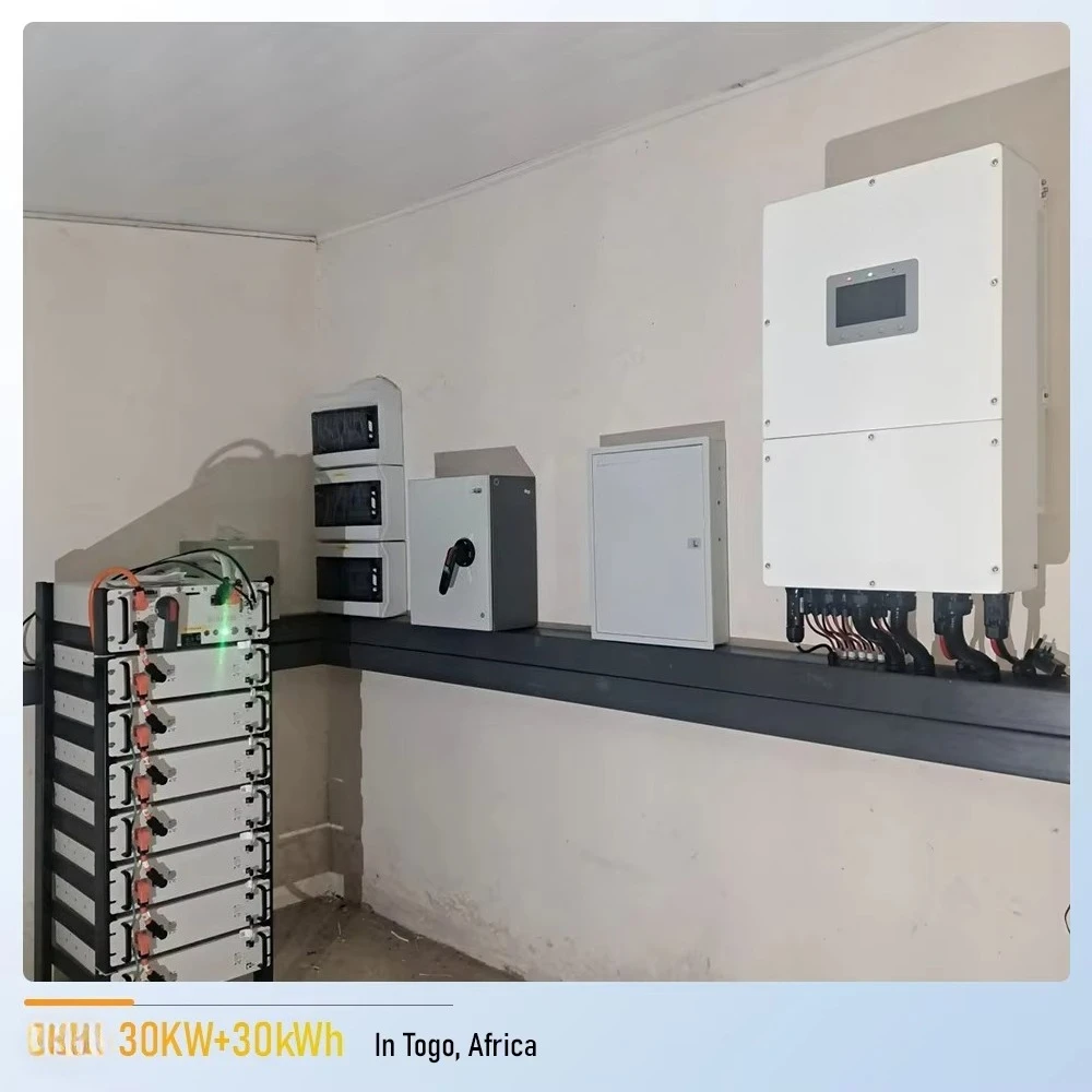 Onduleur solaire hybride de Phase divisée Solis 30Kw 40Kw tout dans un onduleur de stockage d'énergie de microgrille