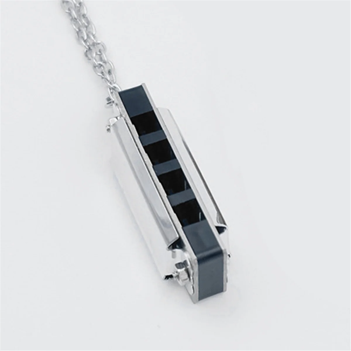 Mini Harmonica Necklace 4 Hole 8 Tone Harmonica Portable Musical Instrument for Children and Beginners