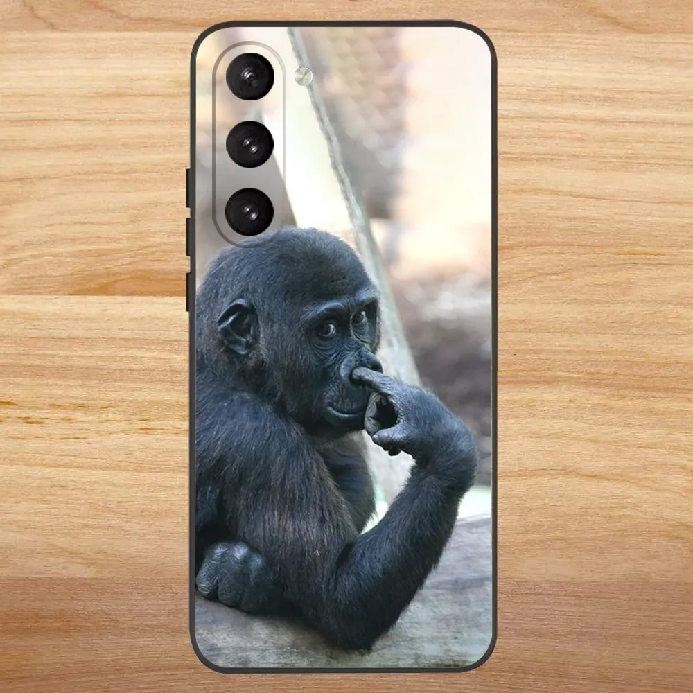 Cute Monkey Sipping Caprisun Meme Phone Case for SamsungS24,S23,S22,S21,S20 Ultra Pro S10,S30Plus,20 Ultra Black Cover