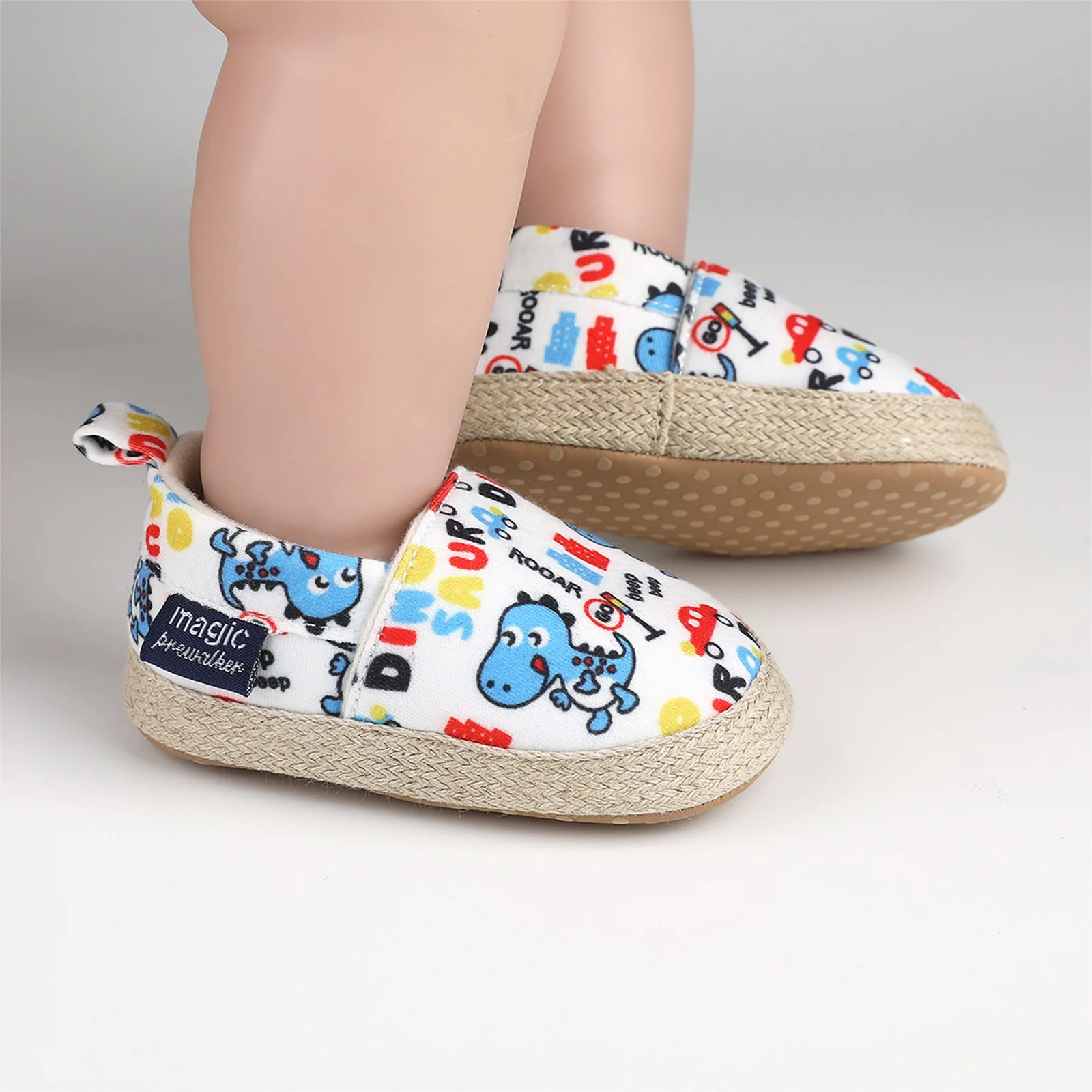 BeQeuewll Baby Boy Girl Shoes Sneakers Newborn Walking Shoes Dinosaur Print Casual Slip On First Walker Crib Shoes 0-18 Months