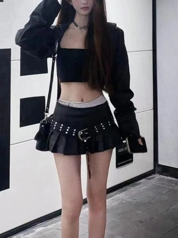 

Новый осенний сладкий крутой черный комплект из 3 предметов, женские шикарные кожаные куртки с локомотивом + сексуальный жилет без бретелек + мини-юбки, модные наряды