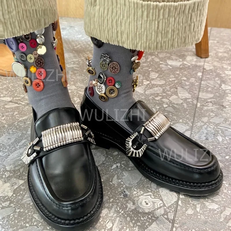 Oxford piatte con suola nera in pelle verde Pelle nera Scarpe da festa da lavoro casual con design a strisce con perline metalliche argento