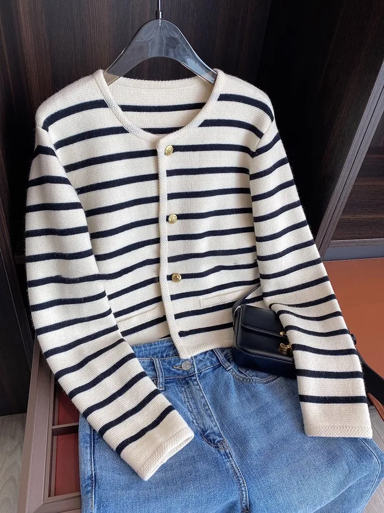 Korean Fashion Sweater Cardigan White Black Striped Knitted Sweater Women 2023 Winter Short Single-breasted Long Sleeve Tops Fem