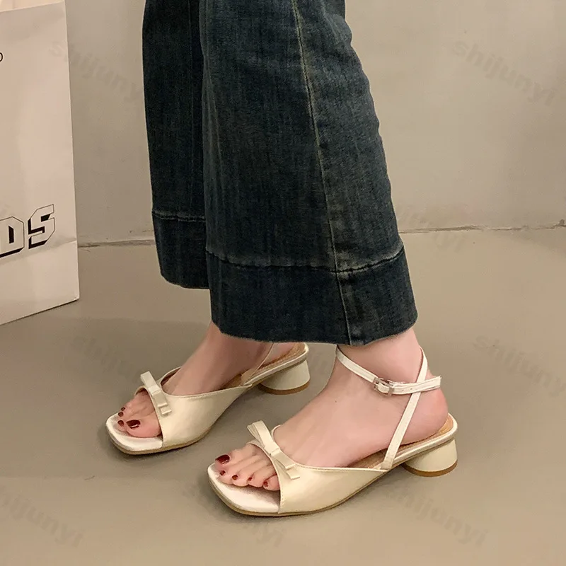 Sandali con tacco alto da donna Moda tacco spesso Sandali da donna con nodo a farfalla 2025 Sandali gladiatore da esterno per donna estiva De Mujer