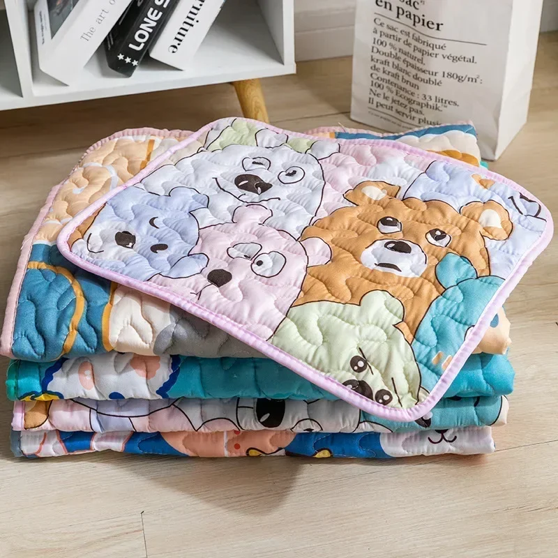 Multifunctional Washable Reusable Pet Pad Slip Resistant Soft Design Four Seasons Sleeping Mat for Dog Home Indoor Daily Use