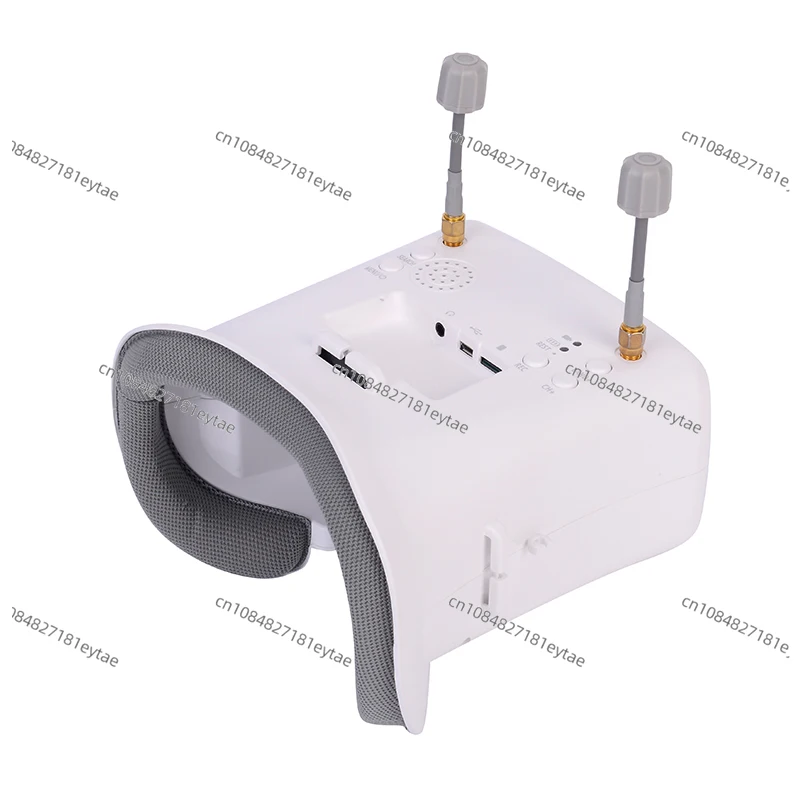 VR01 008 PRO with DVR card, recording 5.8G signal, 4.3-inch plane model FPV crossing the plane.