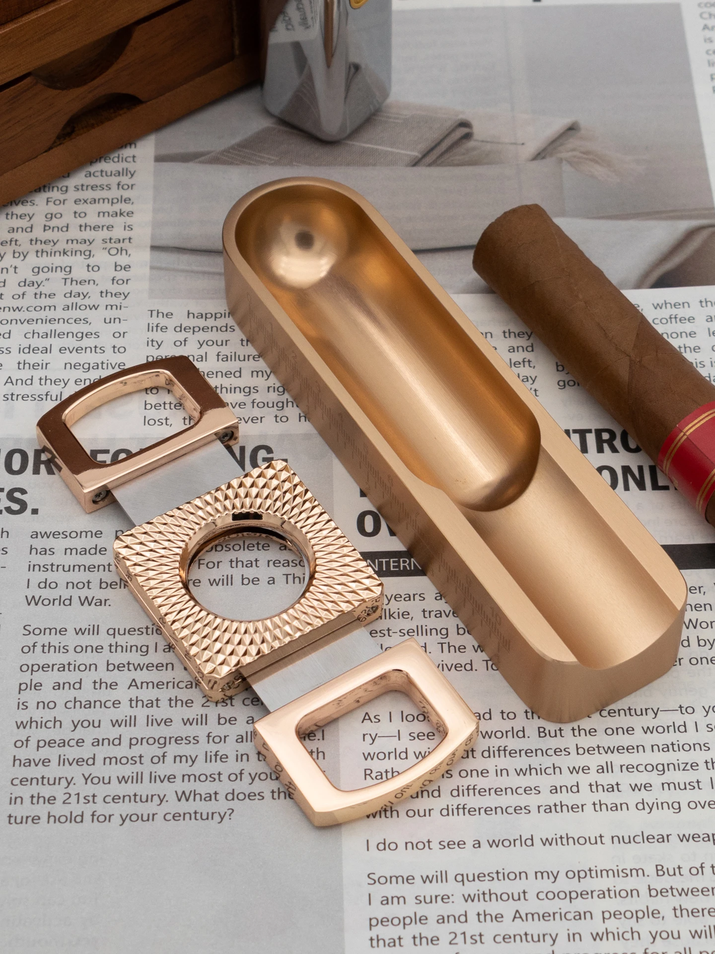 LMM shears flat stainless steel high hardness portable cigar special knife metal double edge shears ashtray
