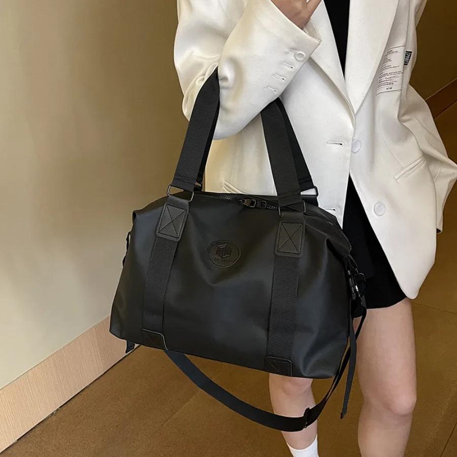 

【New style】Travel bag men's handbag large capacity -body bag yoga bag fitness bag waterproof sports bag pu dry and wet separati