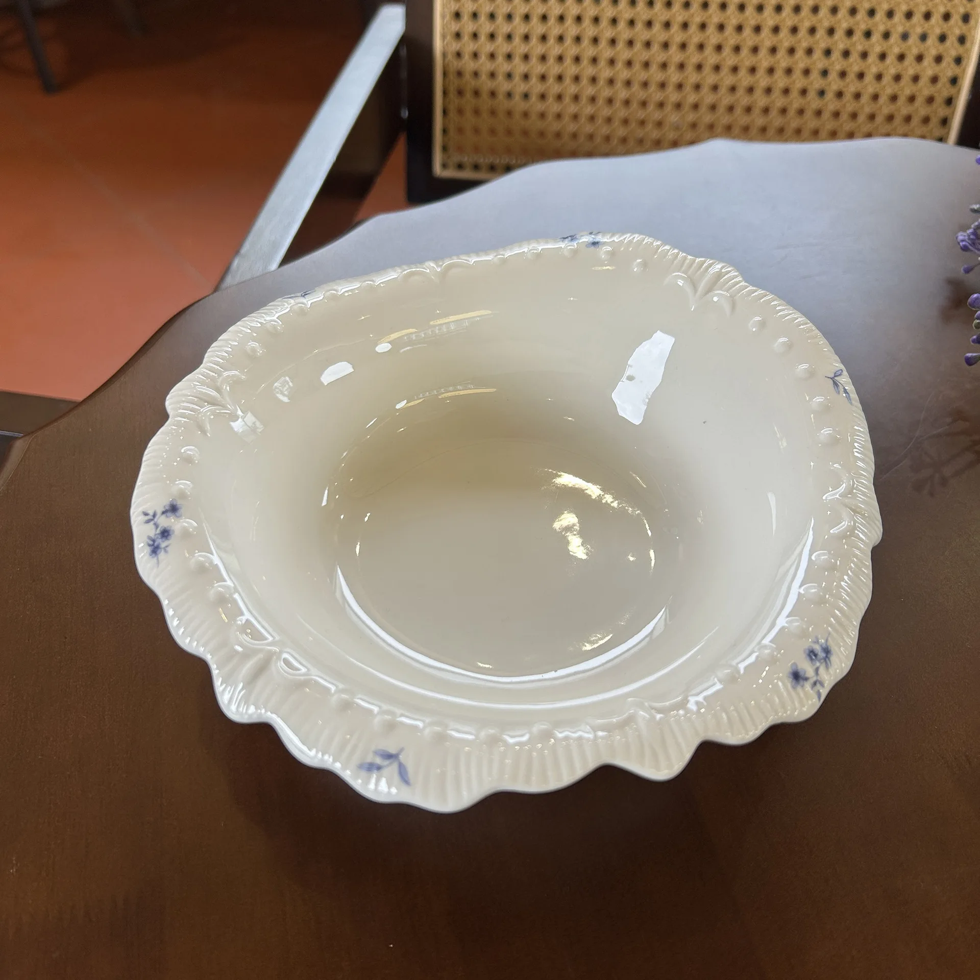 French Vintage Floral Ceramic Dinnerware Set,Embossed Lace Irregular Plates Dessert Fruit Bowls for Home Dining Room Table Decor