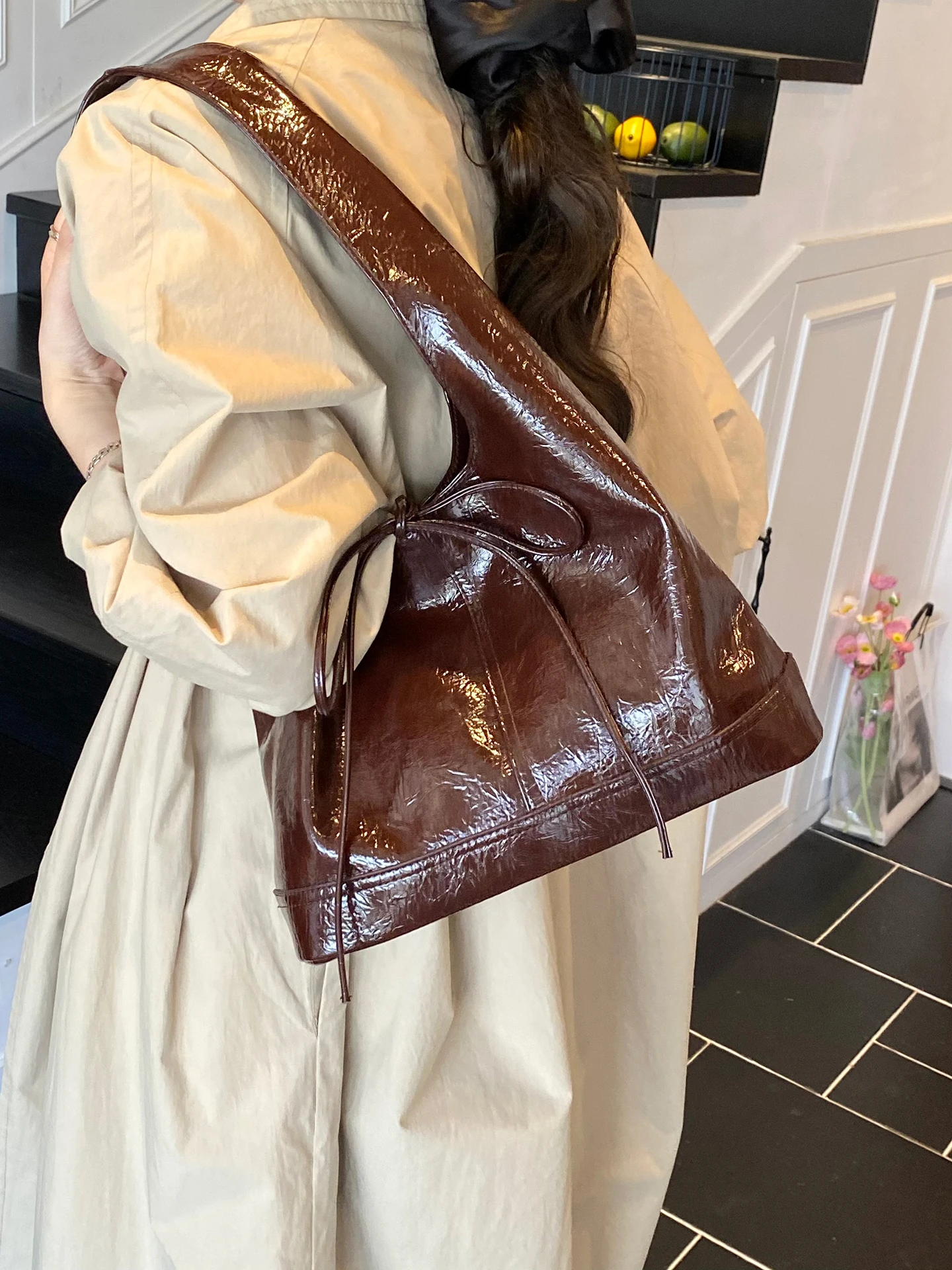 

Retro Oil Wax Leather Large Bag for Women 2025 New Fashion Bow Tote Versatile Casual Underarm Bags
