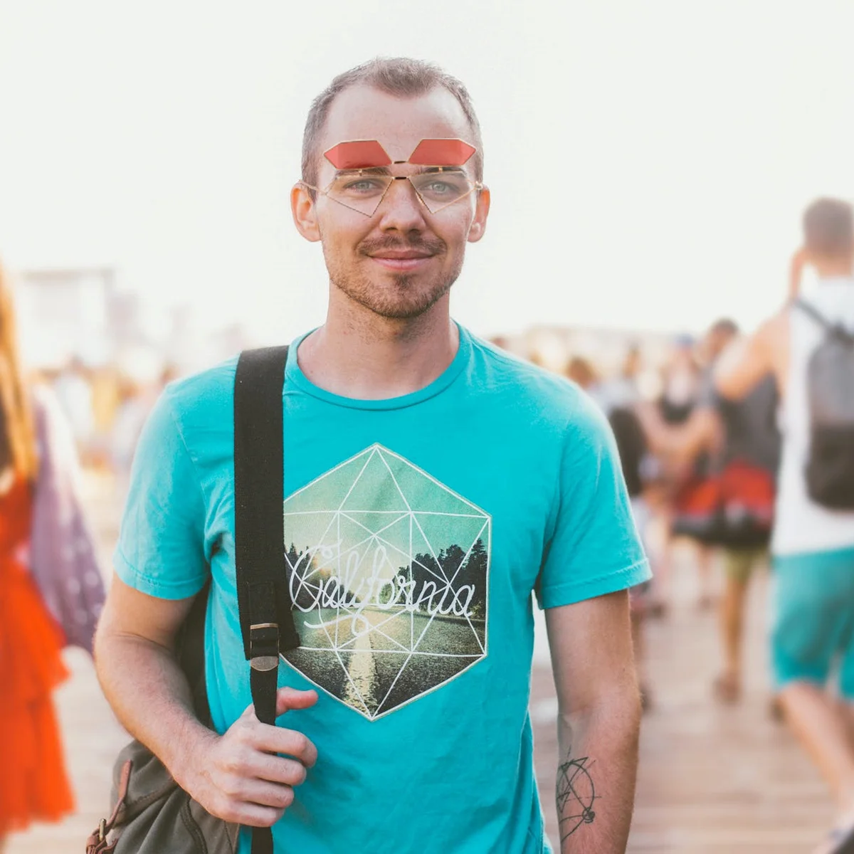 

Punk Style Eyeglasses Red Cat Eye Shades Durable Lightweight Sunglasses Outdoor Activities Party Fashion Eyewear