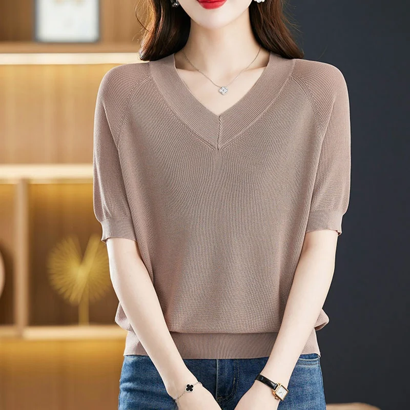 

Women's V-Ne ort Sve Ice Silk Knitted Top Loose Base T-irt Summer Faion Brand Button Korean Sle Polyester Fiber