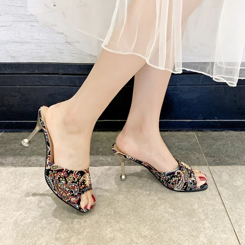 2024 New Fashion Color Matching Open Toe Summer Ladies Slippers with Stiletto Heel and Square Toe for Comfortable Banquet