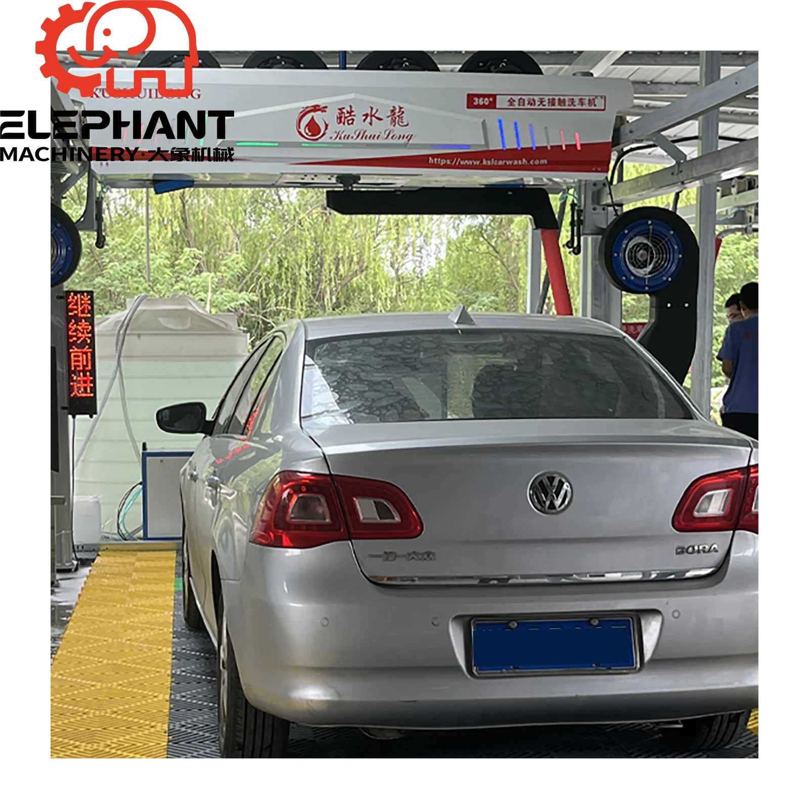 Foam/shampoo/wax Great Design Touchless Car Wash Machine Fully Automatic Built in 6Pcs 5.5KW Air Dry T12