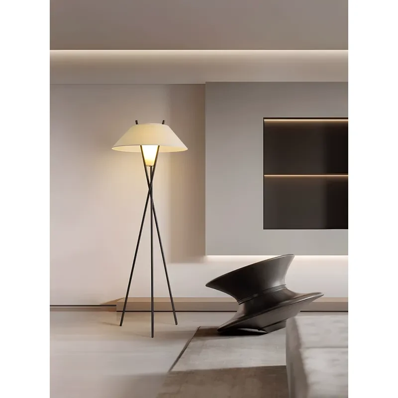 Italian Designer Triangular Floor Lamp Is Surprised E27 Living Room Model Room Bedroom Piano Decoration Cloth Lampshade