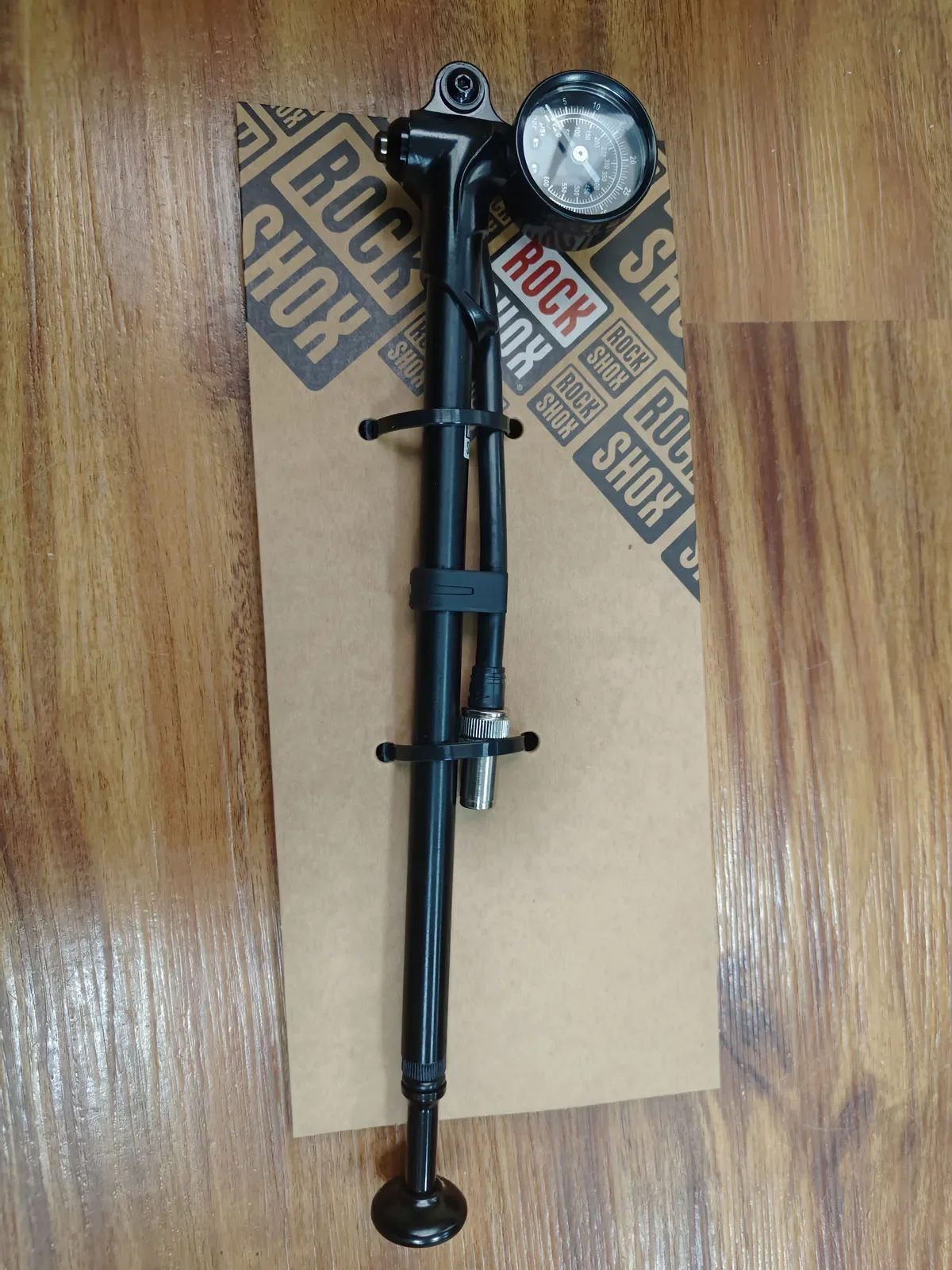 ROCKSHOX High Pressure Fork/Shock Pump - 600 psi Ideal for BoXXer  and rear shock service  TL-PUMP-HP6-A1