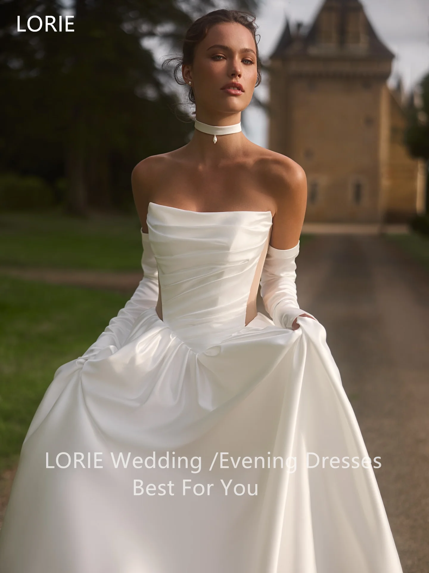 LORIE Abiti da sposa in raso Squisito senza spalline Lone Train Abito da sposa Abito da sposa con pieghe avorio Personalizzato