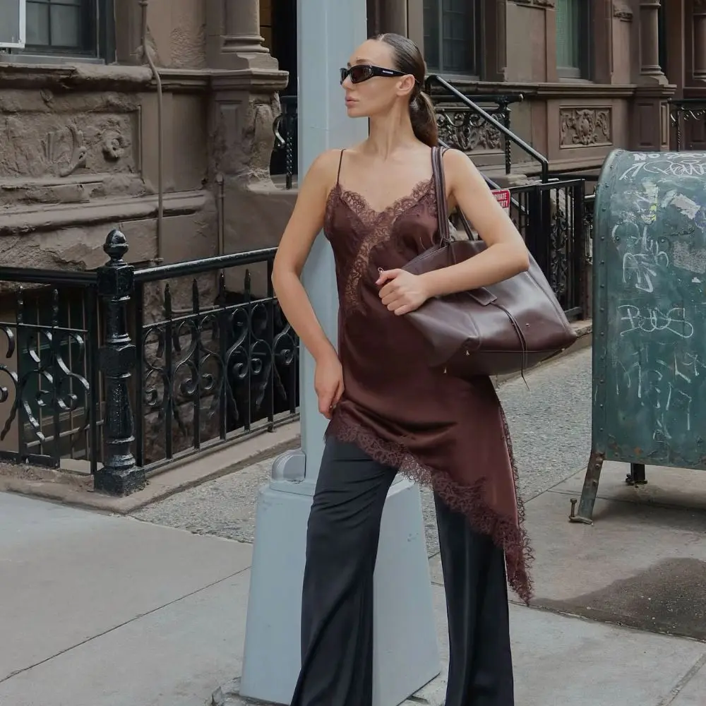 เดรสลูกไม้ผ้าซาตินแฟชั่นสำหรับผู้หญิง ดีไซน์ไม่สมมาตร เซ็กซี่ แขนกุด หรูหรา สไตล์มินิเดรส สำหรับงานปาร์ตี้