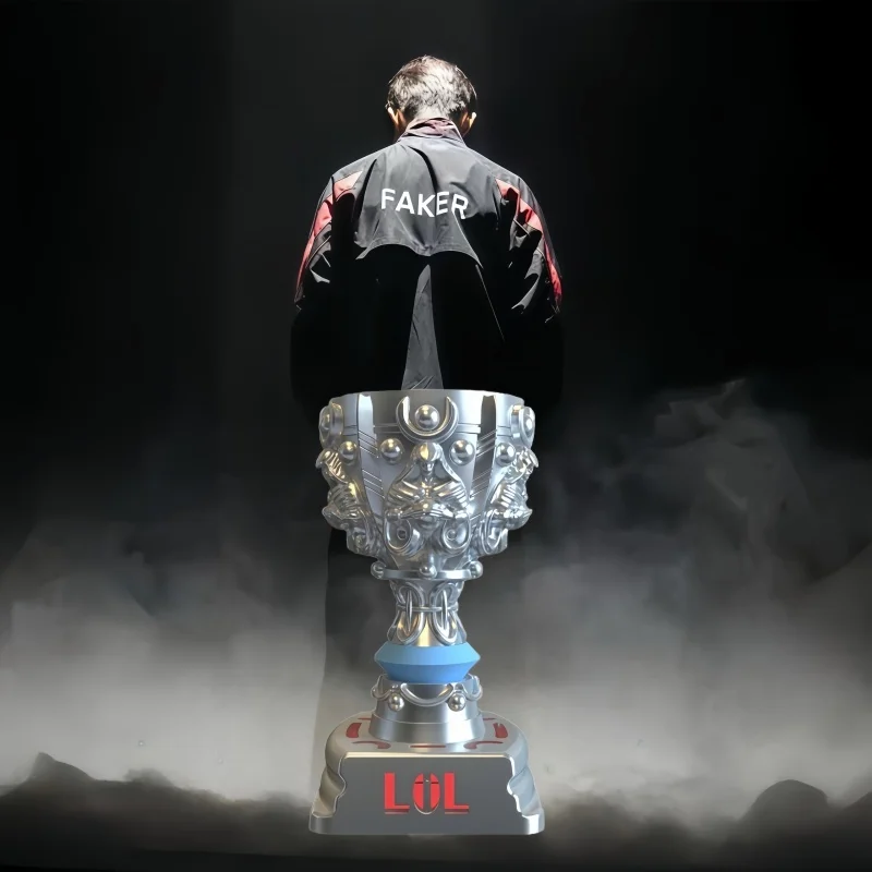 

LOL Global Finals Champion Trophy Персонализированные колпачки для клавиш по индивидуальному заказу Креативный маленький подарок Поперечный вал Подходит для мамы из смолы Крутой