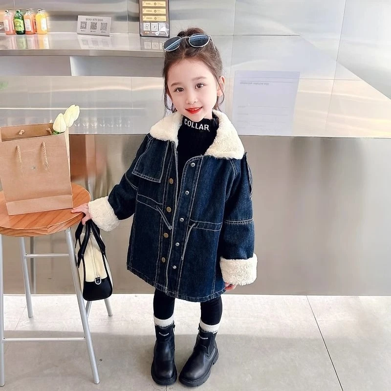 سترة جديدة من قماش الدنيم مبطنة بالصوف لعام 2025 للفتيات معطف شتوي سميك للخريف والشتاء للأطفال من Tween Girls معطف شتوي متوسط الطول للغاية #1