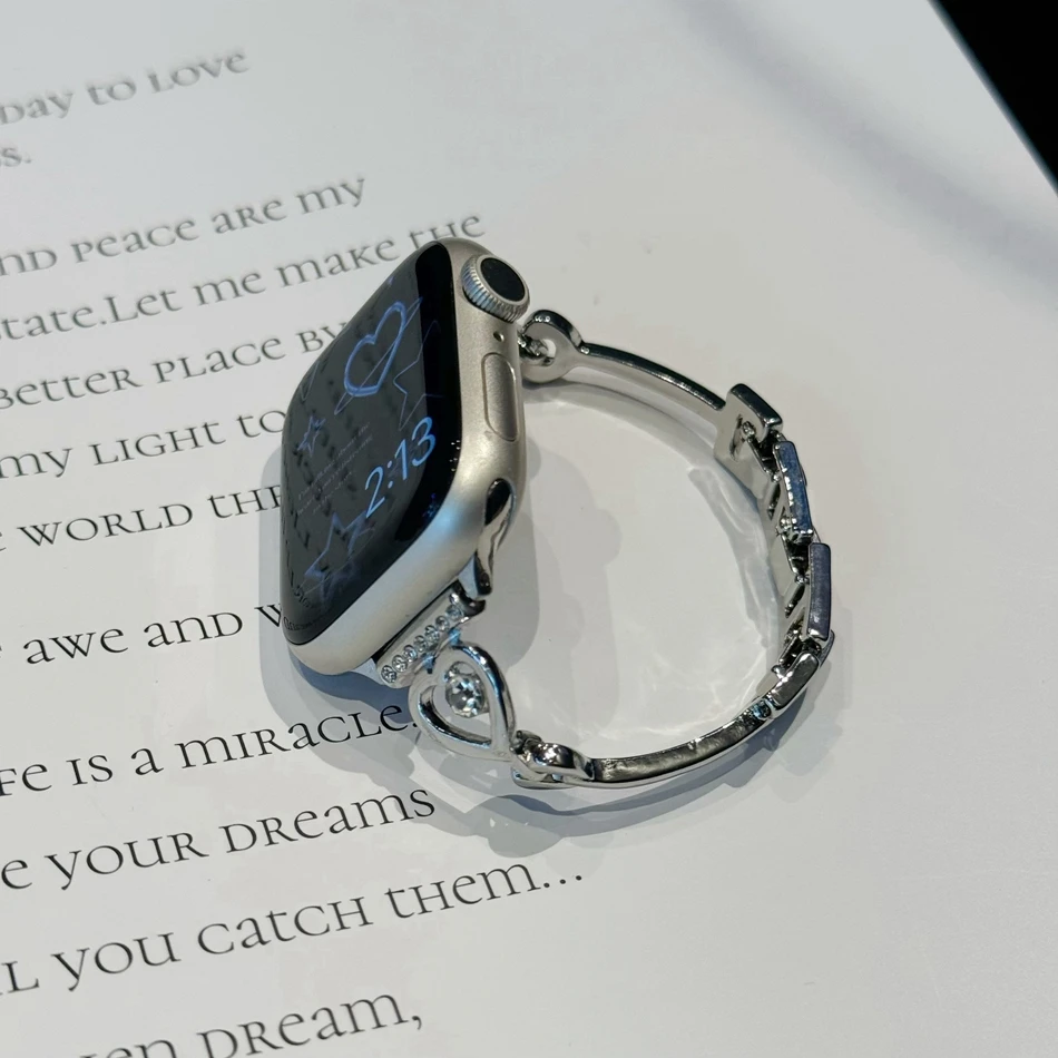 حزام ماسي أنيق على شكل قلب لسلسلة ساعات أبل 11 10 9 8 7 6 SE 5 UItra 3 iWatch 49/46/45/44/42/41/40/38 مللي متر سوار مجوهرات