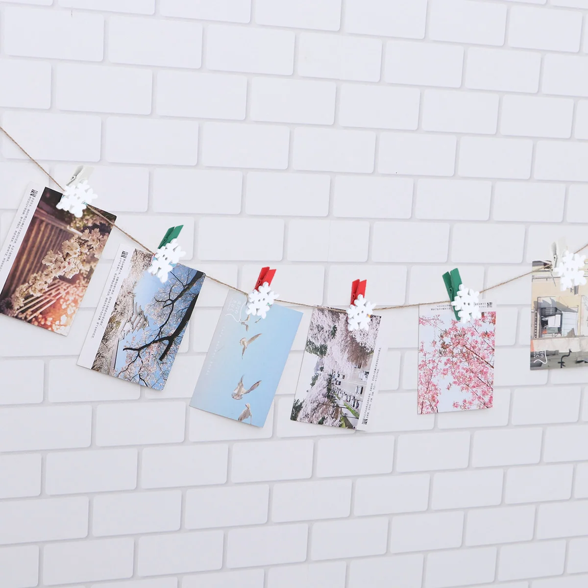 

30Pcs Photo Clips Christmas Wooden Pegs Snowflake Design Colorful Memo Holder Card Pin for Holiday Decoration Office Home Cafe