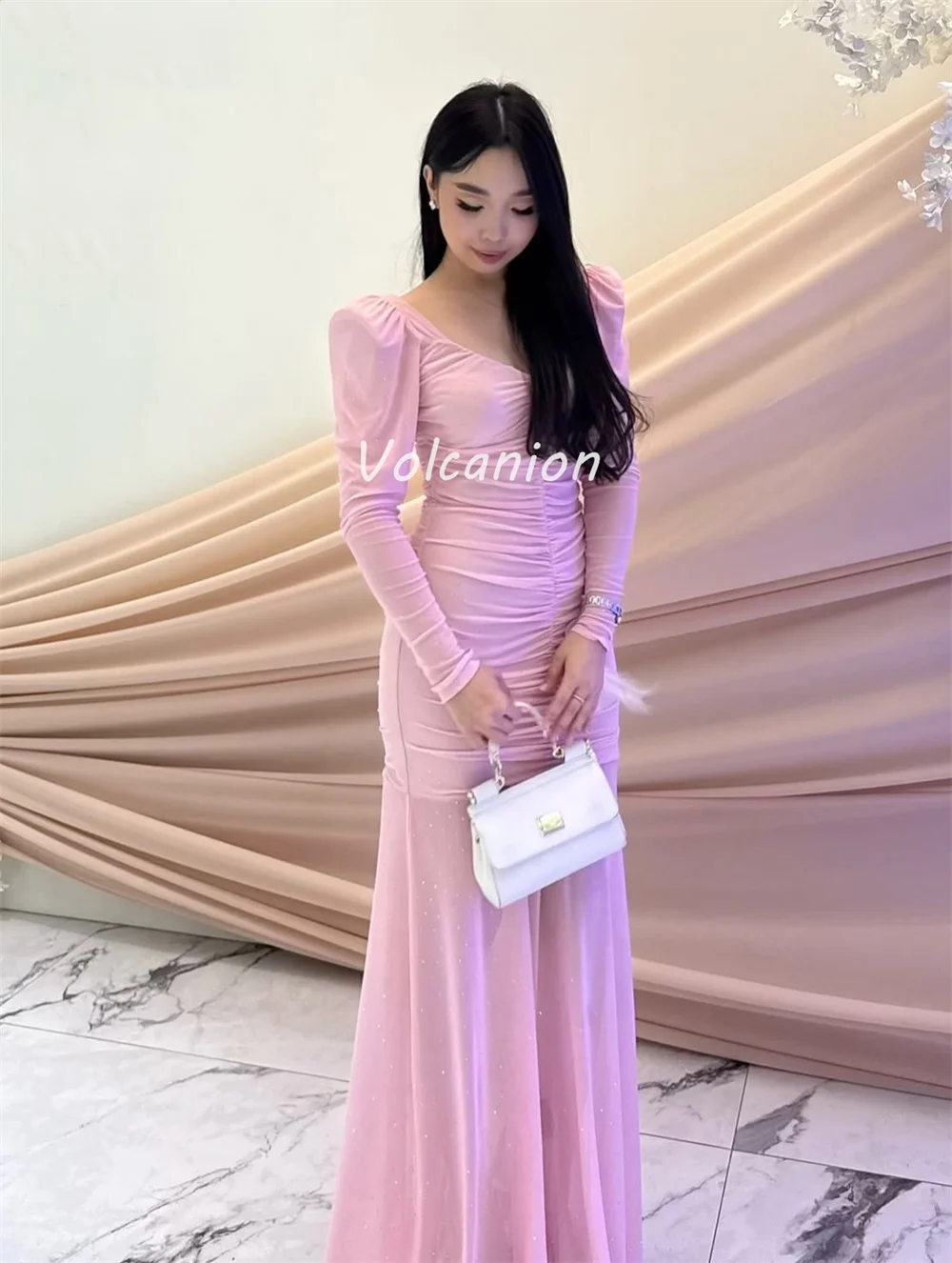 ที่กําหนดเองสไตล์จีน Elegant ชีฟอง Ruched Draped จีบตรง V คอชุดยาว Bespoke โอกาสชุดคุณภาพสูง