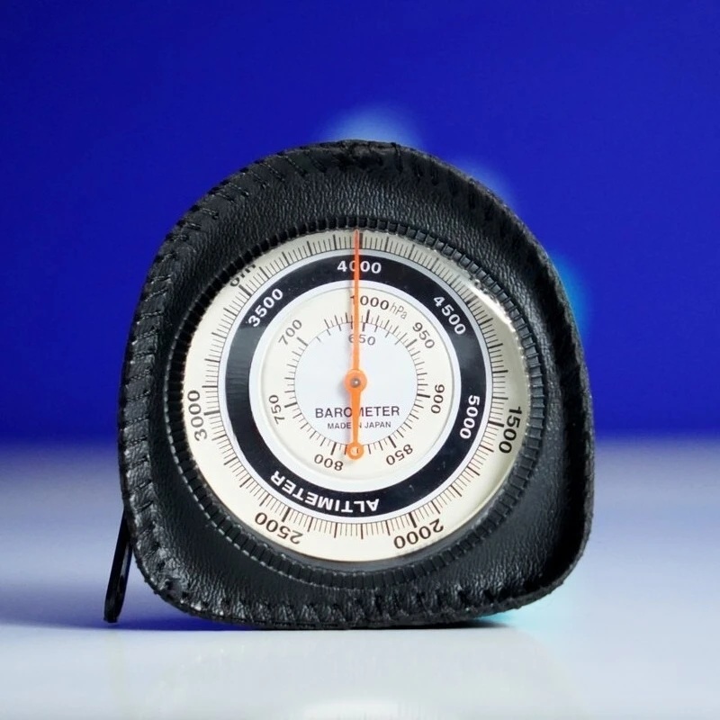 Imported altimeter mountaineering car barometer high precision altitude fishing