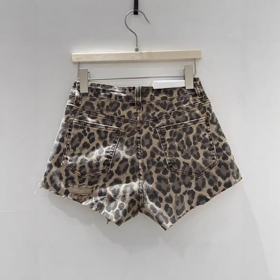 2026 Summer New Retro Leopard Print Ripped Edge Low Waist Denim Shorts Women