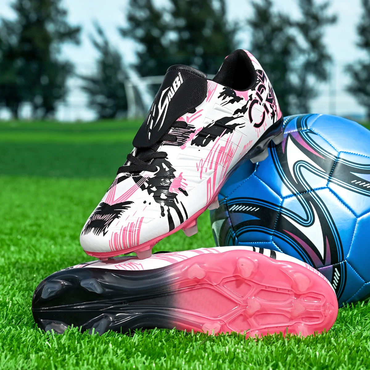 

Low-top FG and TF football shoes for men and women are specially designed for competition and training. Not above ankle