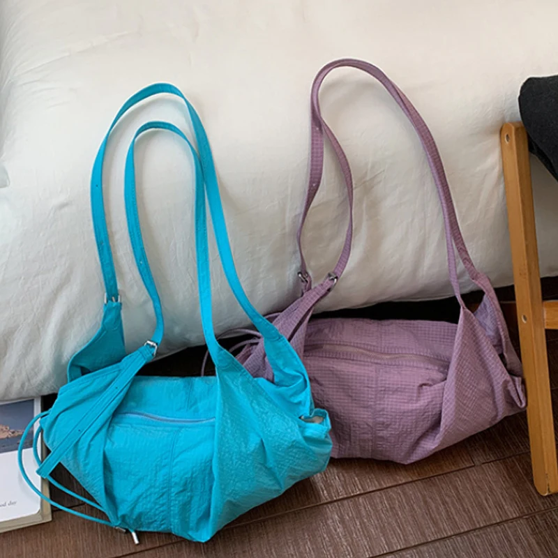 Hobos Halbmond-Dumpling-Form Umhängetasche, Koreanische Damen-Schultertasche, Japanische Minimalistische Casual Pendler-Reisetasche – Detail 23