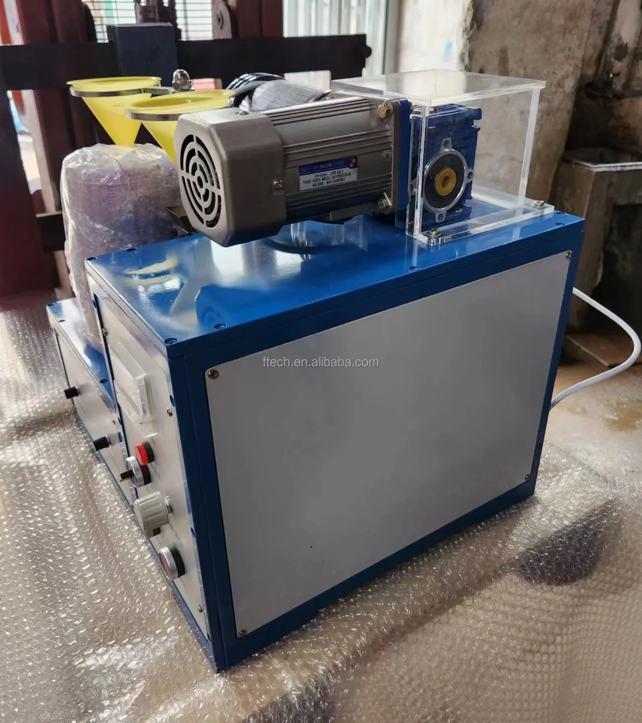 STCG120 Dry Magnetic Separator for Iron/Sand   Mining High Intensity 0-14000GS Lab Magnetic Separator