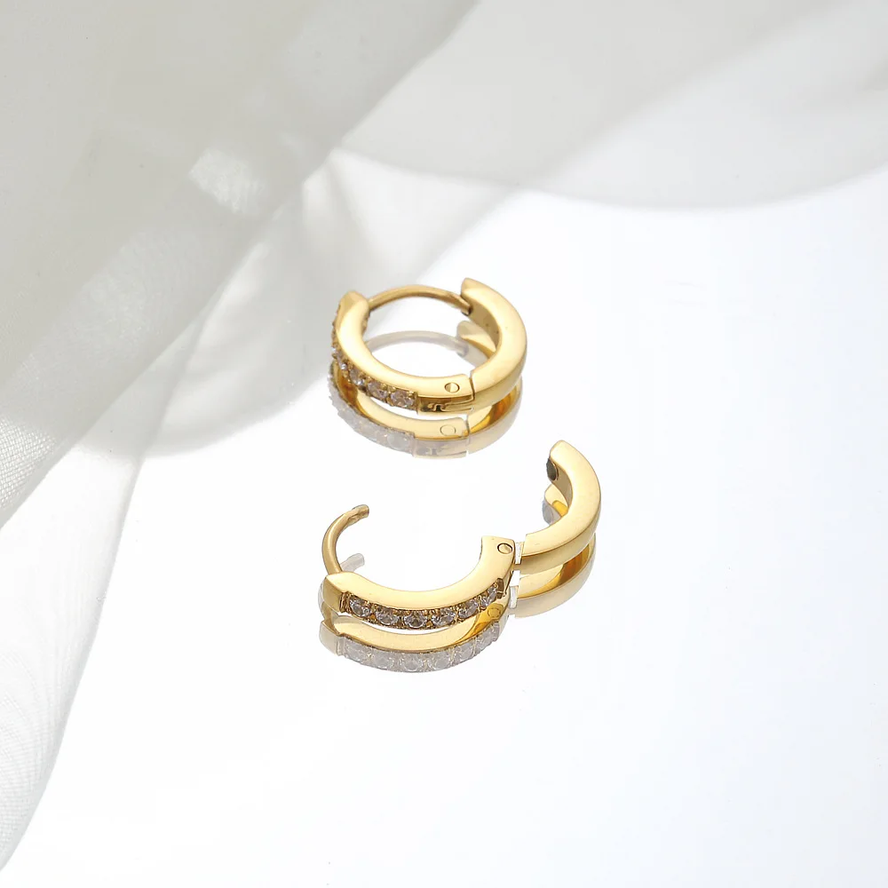 Kristall-Zirkonia Kleiner Knorpel-Creolen-Set aus schwarzem Edelstahl, runder Piercing-Ohrring für Damen, modischer Schmuck-Trend – Detail 2