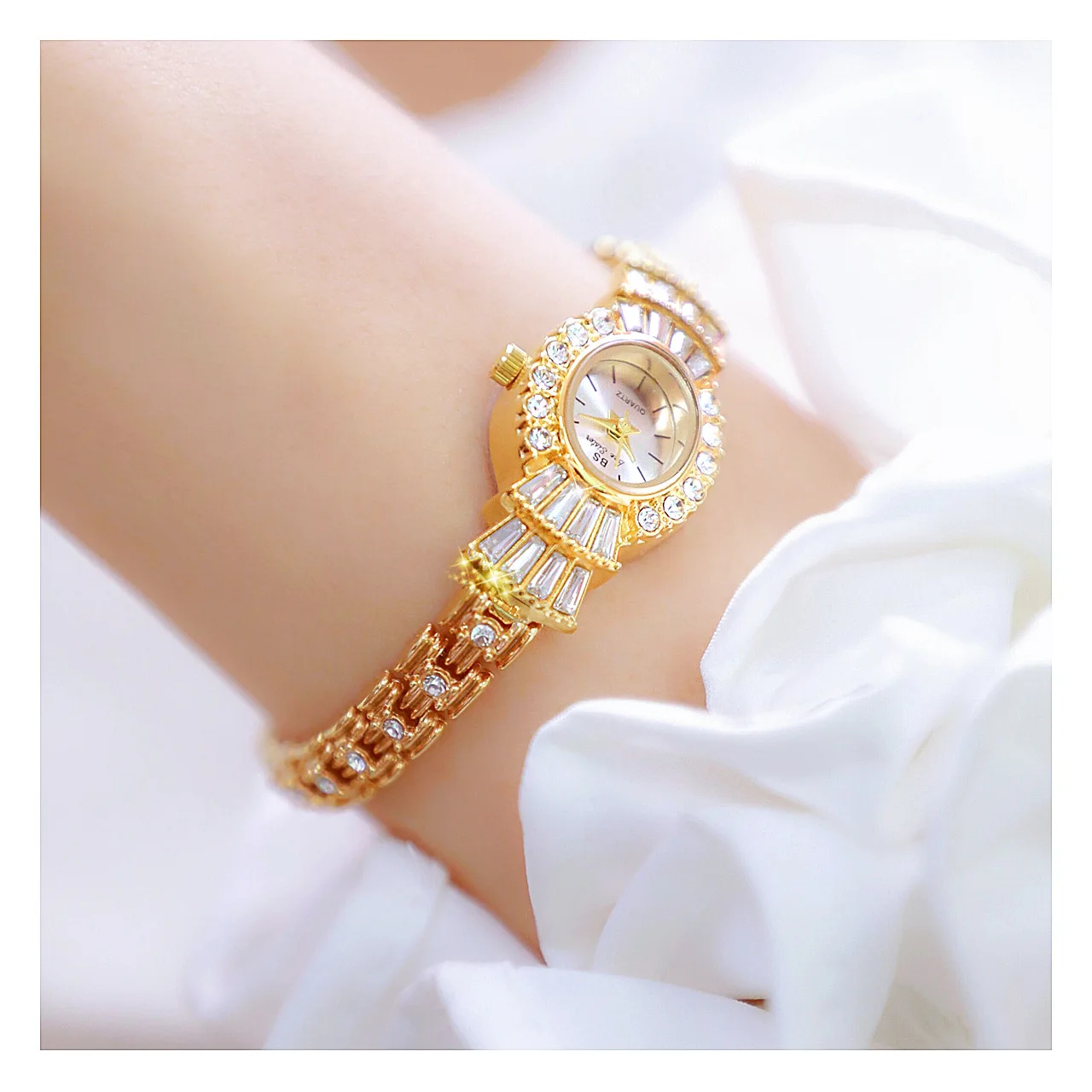 BS Luxury Women Watch Retro Gold Diamond Ladies Dress Wristwatches Small Quartz Watches 2024 Fashion Casual Women Vintage Watch