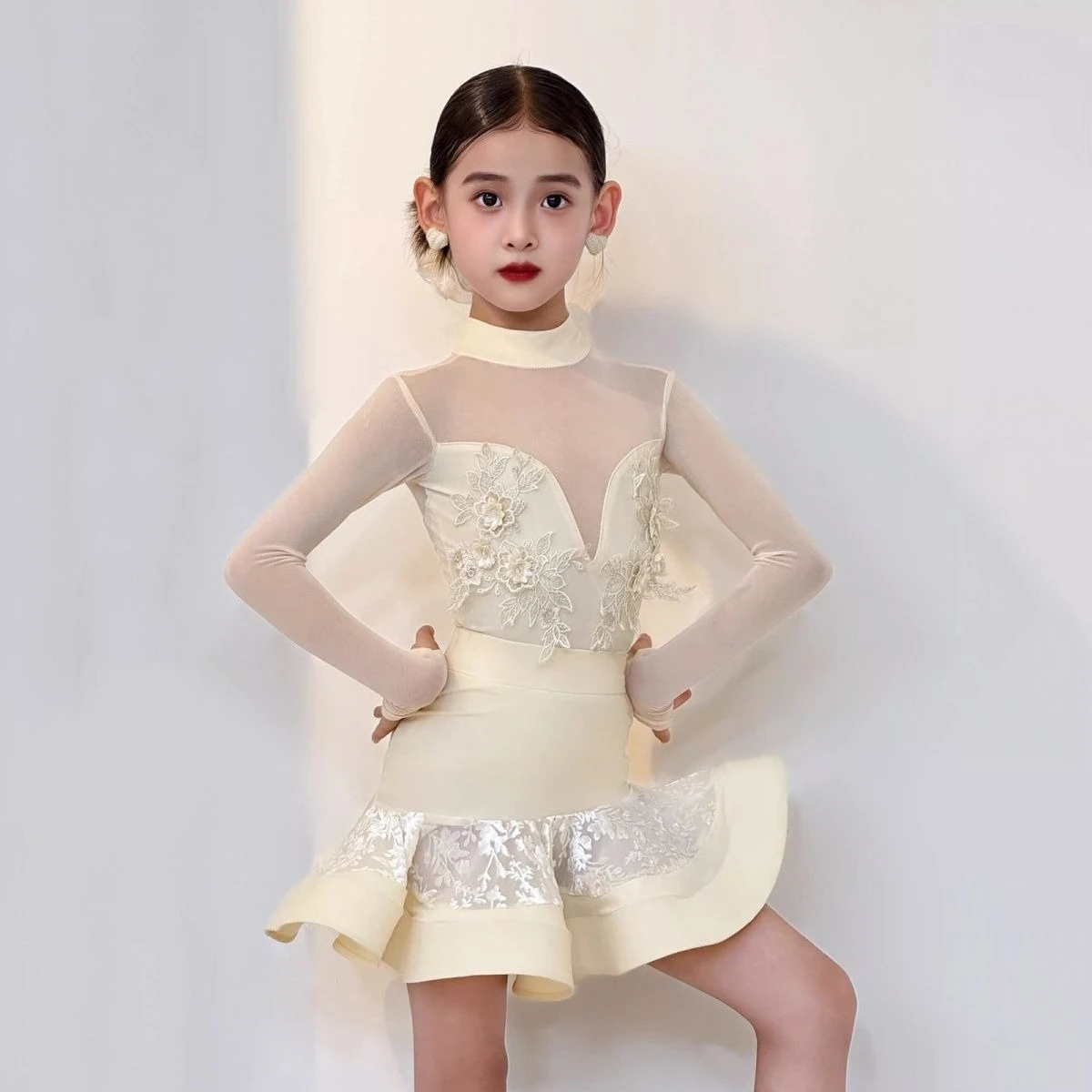 Schwarzes Latein-Tanzkleid für Mädchen, hochgeschlossener Kragen, lange Ärmel, Tanzbekleidung für Kinder, Cha-Cha, Standardtanz, Swing-Tanz, Trainingskostüm. – Detail 8