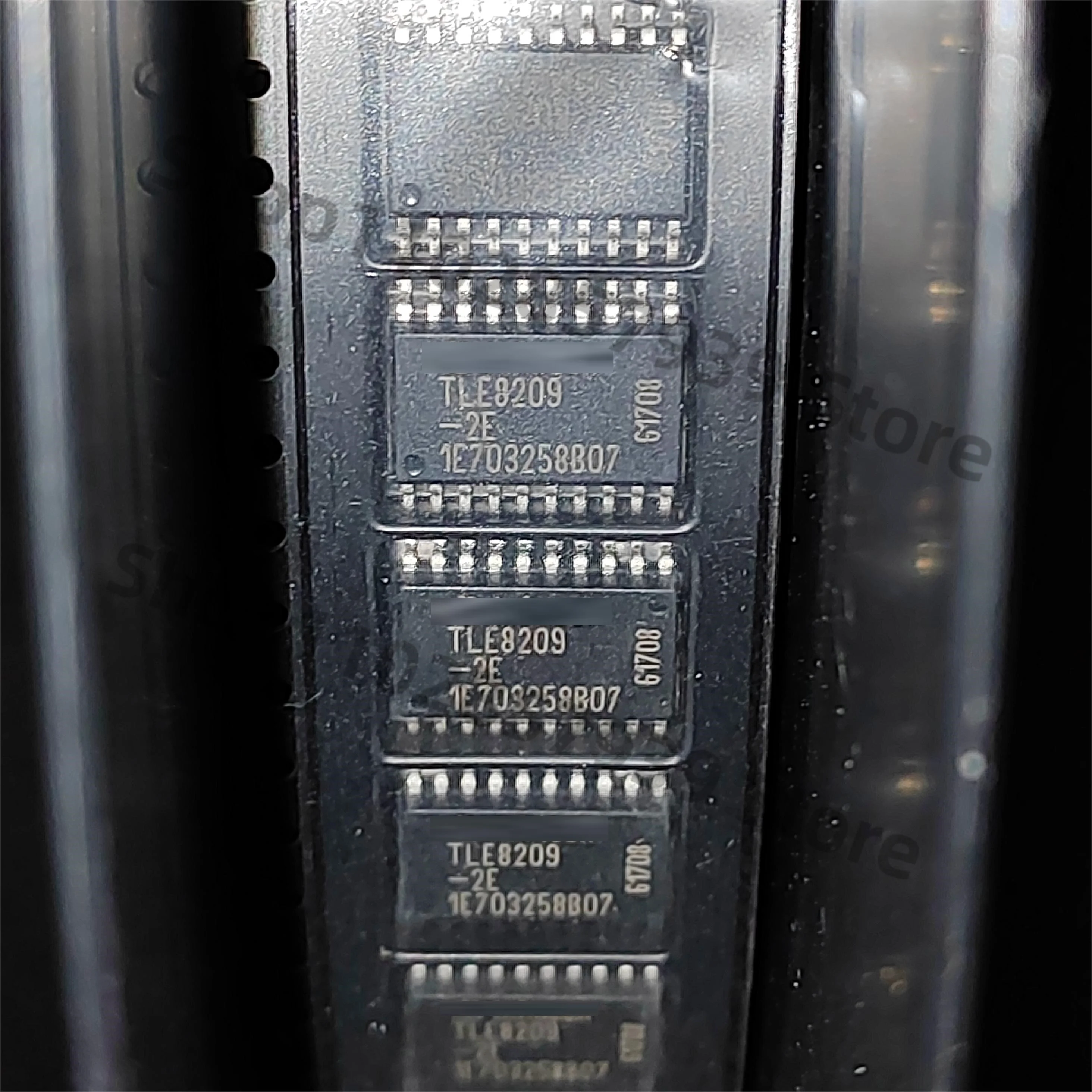 

TLE8209-2E TLE8209 SOP20 5 шт./лот оригинальный точечный, матовый чип драйвера двигателя постоянного тока