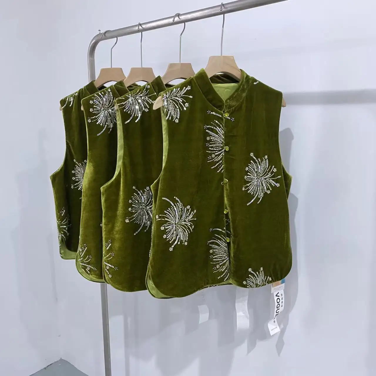 

Новая китайская утепленная бархатная куртка с тяжелой вышивкой и блестящими пайетками, в национальном стиле, для осени и зимы, для повседневной носки