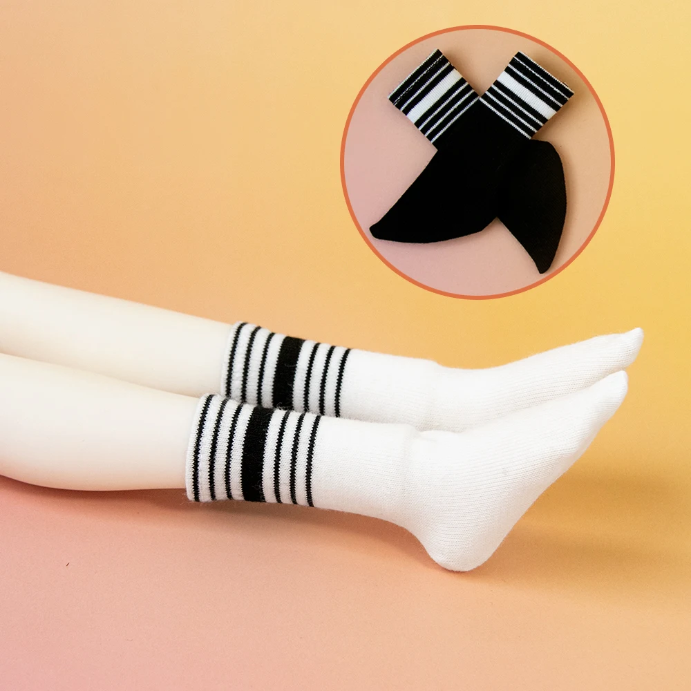 Auf Lager 1/4 Maßstab BJD Puppe Schwarz-Weiß Gestreifte Socken Kawaii Crew Socken Preppy Style Socken Kleidungszubehör Geburtstagsgeschenk