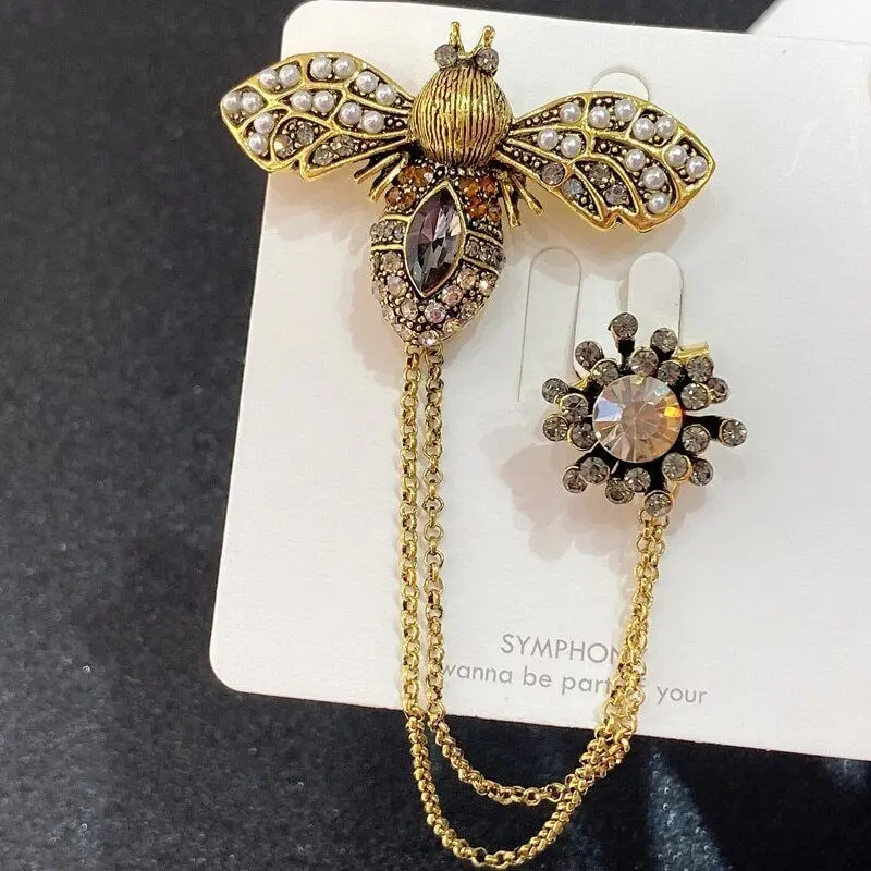 Vintage Rhinestones Pearl Bee Pin Brooches Classic Tassel Chain Bee Insect Enamel Pin Luxurious Suit Accessories Corsages