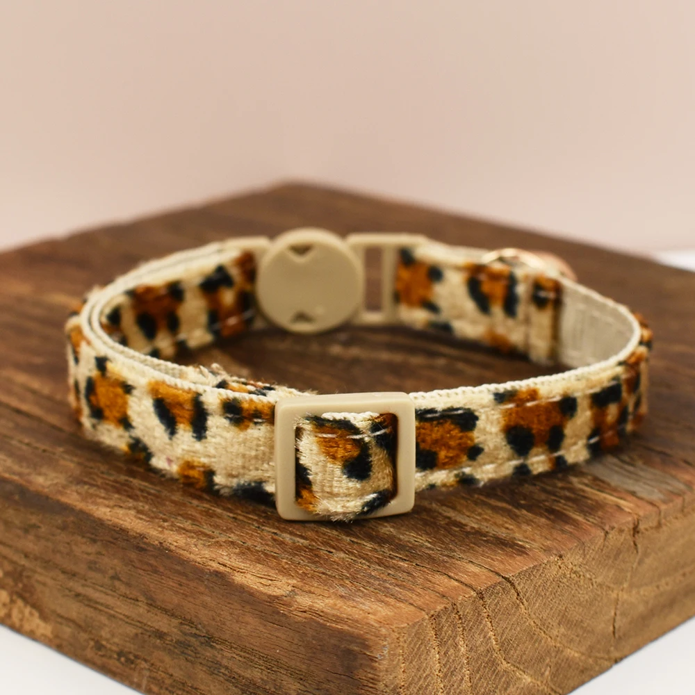 Adjustable Cat Collars with Bowknot Pet Safety Prevents Choking Comfortable And Stylish for Cats view 6