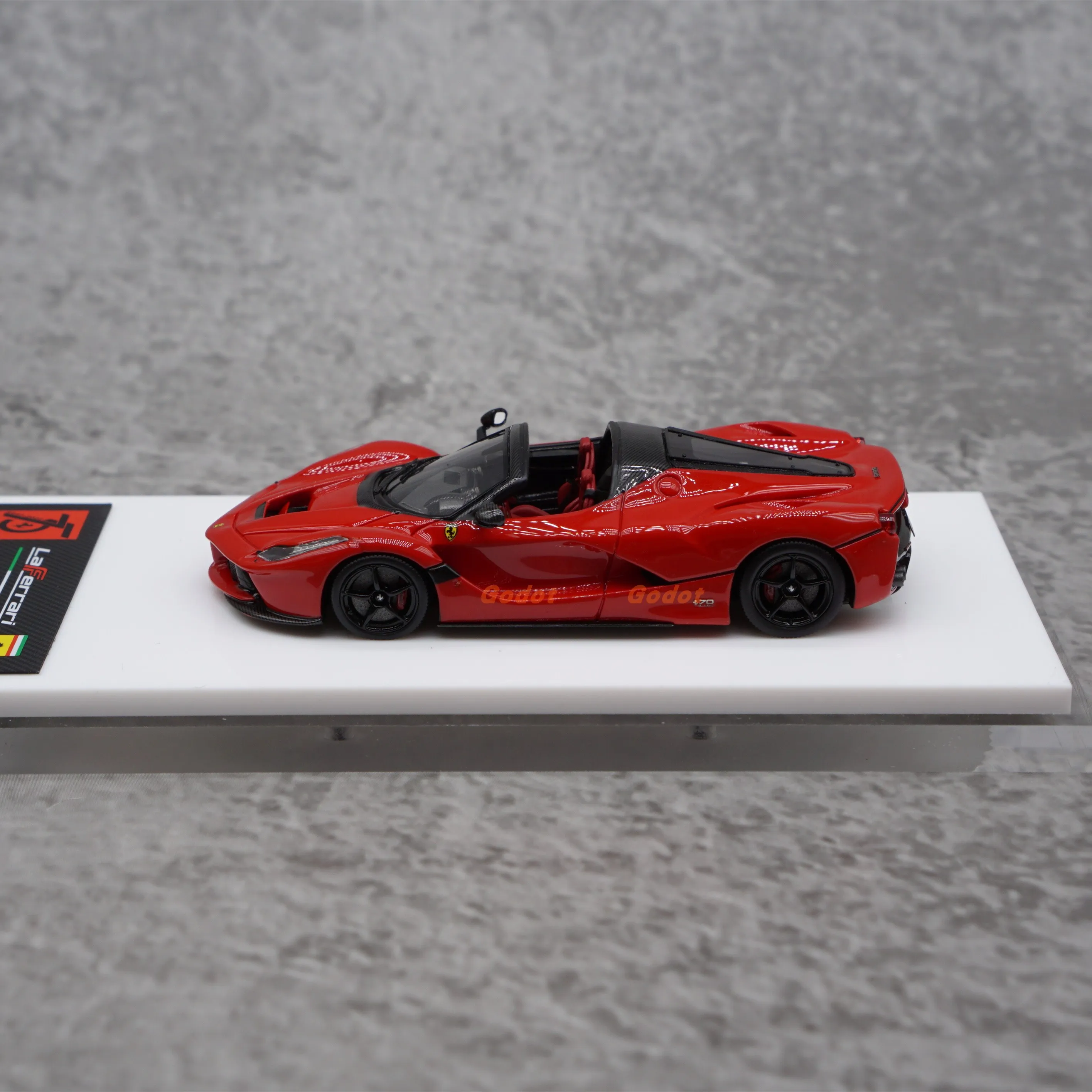 Ferrari Laferrariハイエンド樹脂モデルカーデコレーション、1:64、新品