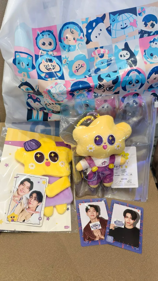 2025 In Stock Thai Star Aouboom Dual Ceri Breezy Ballon Keychain