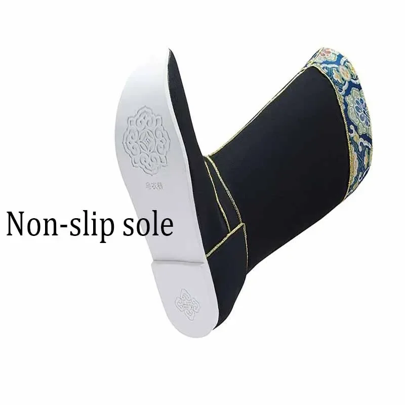 Botas chinesas antiderrapantes hanfu botas de sabão vintage mulheres phnom aro tecido dedo do pé dourado sapatos de salto plano para homens plus size