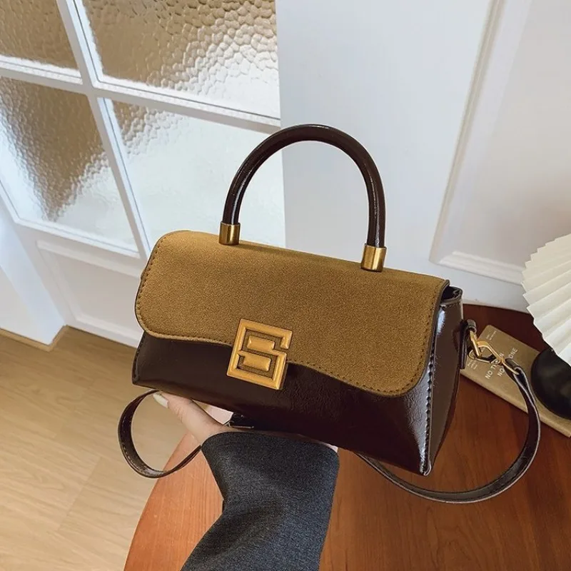 

Minimalist Vintage Fashionable Diaper Bag Stylish Casual Leather Shoulder Bag Large Capacity For Women Commuter