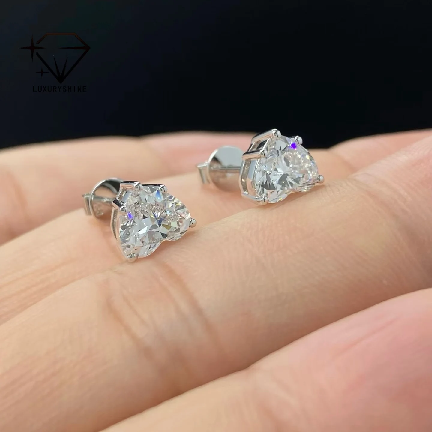 

Серьги-гвоздики LuxuryShine Heart Cut VVS2/VS1 Clarity D-F Color Lab Grown с бриллиантами, ювелирные изделия из 18-каратного золота на заказ с сертификатом IGI