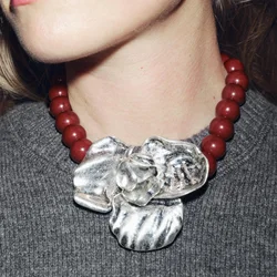 girlgo Bohemian Handmade Beaded Flower Necklace, Red and Green Natural Stone Flower Necklace, Party Banquet Jewelry