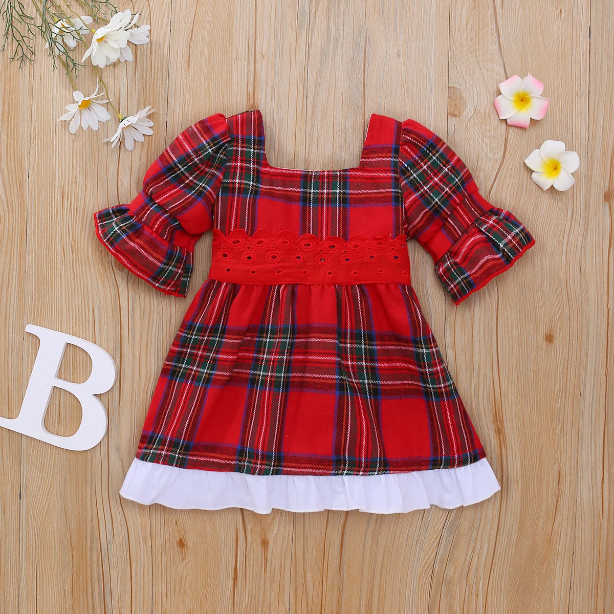 Weihnachtliches rotes kariertes Kurzarmkleid für Babys und Kleinkinder, süßes Feiertagsoutfit, Säuglingskleidung – Detail 1