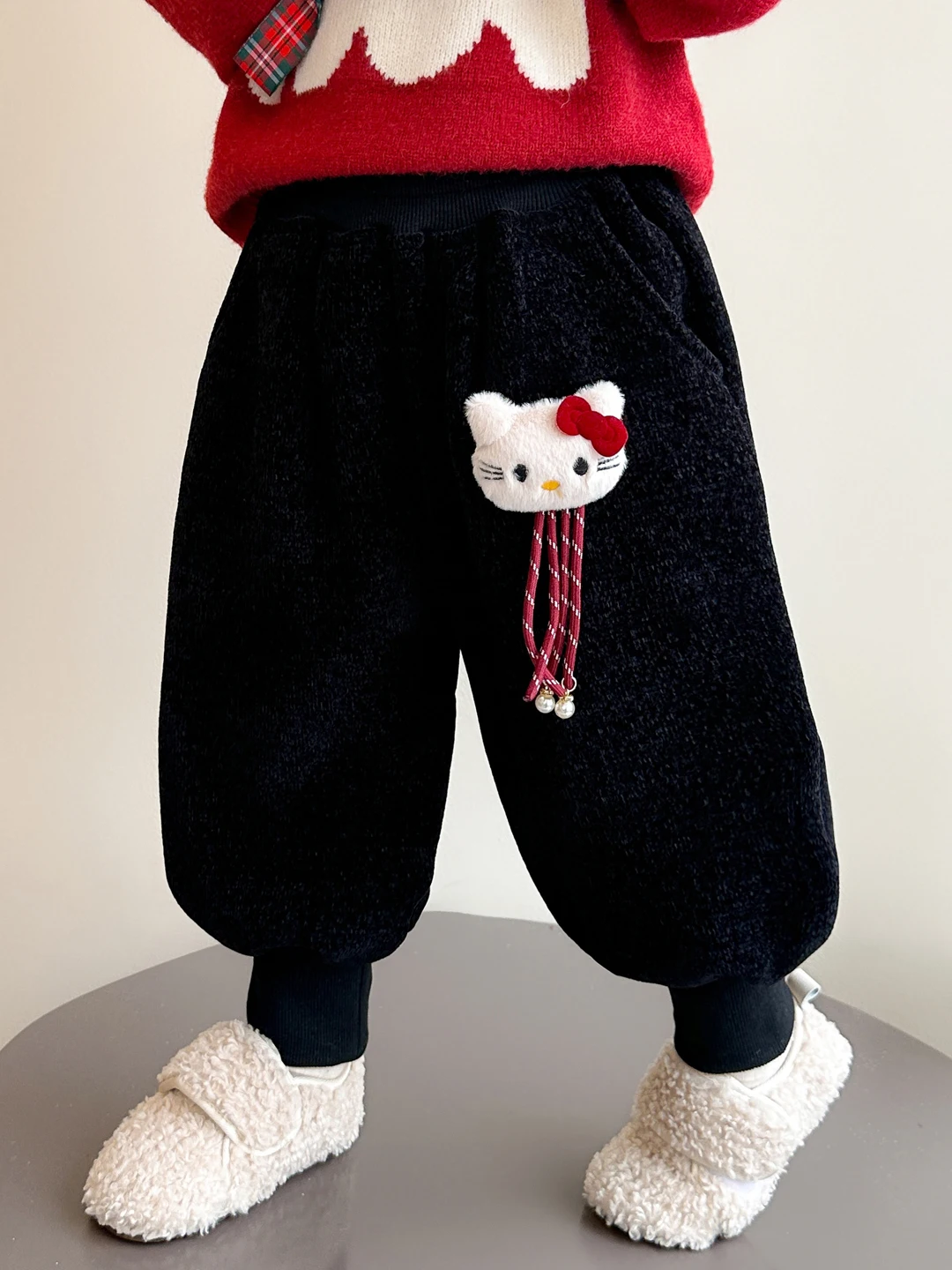 

Girls' Plush Harem Pants 2025 Winter New Cute Cartoon Hello Kitty Black Long Trousers Kids' Casual Loose Elastic Waist Pants