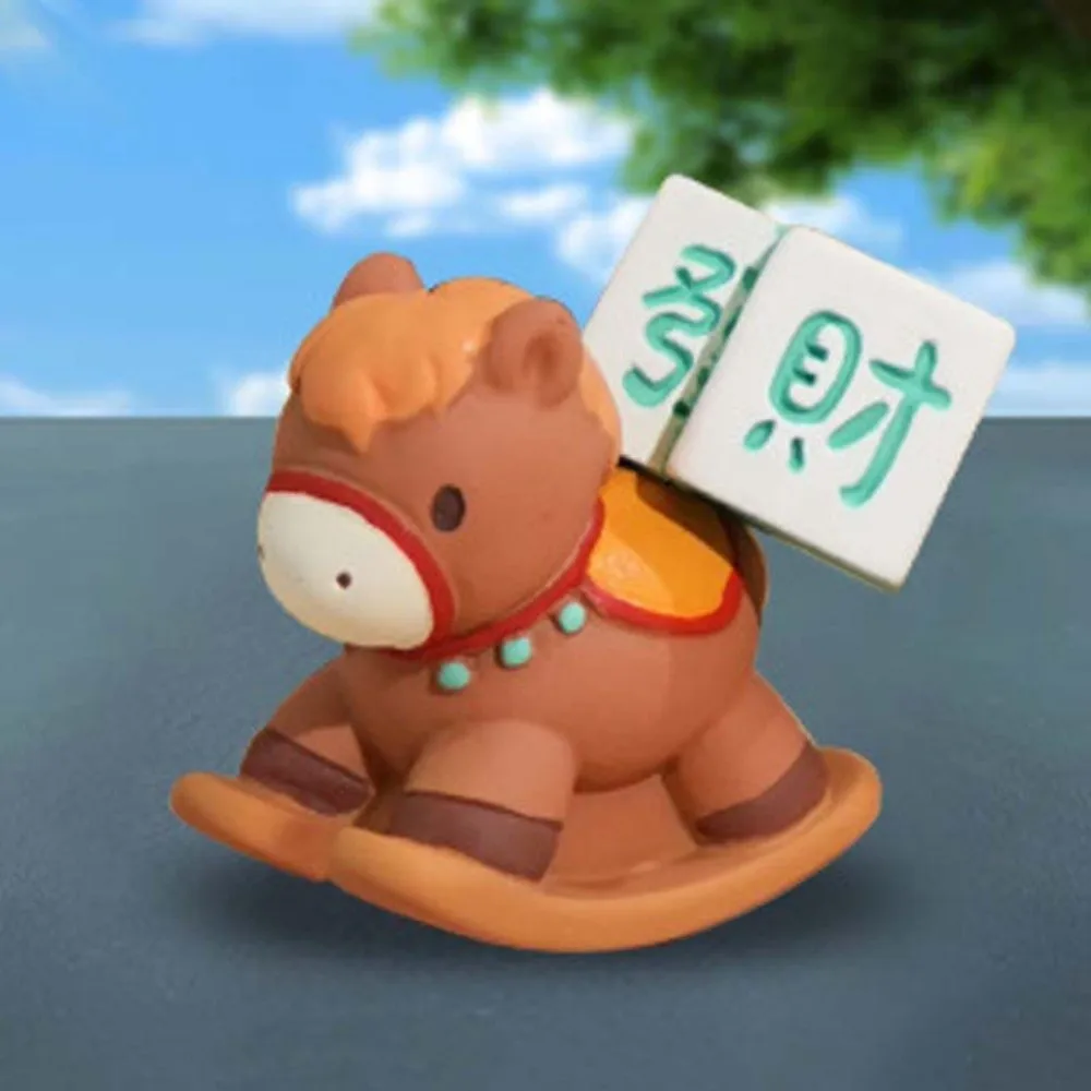 Desenhos animados 2026 cavalo ano mascote ornamentos fortuna resina zodíaco cavalo estatuetas pequeno bonito cavalo figuras ornamento