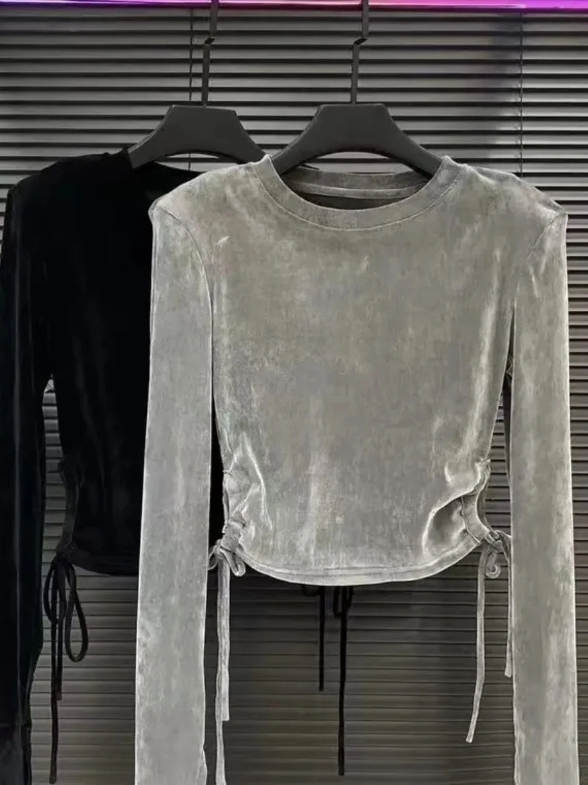 Slim Fit round Neck T-Shirt Women's Base Shirt Design Sensation Small Fashion Early Spring New European Goods Hot Girl